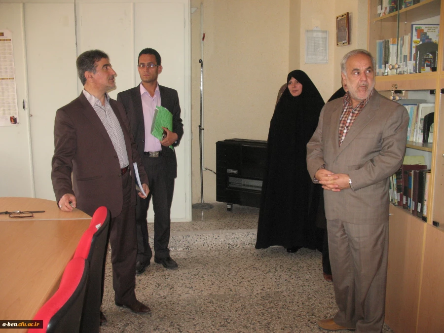 بازدید دکتر افضلی فرد از پردیس بنت الهدی