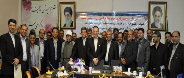 دکتر مهر محمدی در آیین معارفه ی سرپرست پردیس شهید بهشتی مشهد:

ایجاد فرصت های آزاد اندیشی دانشجو معلمان، از مطالبات جدی دانشگاه فرهنگیان است 3