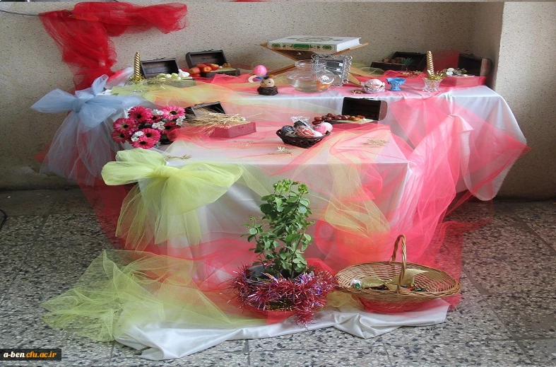 تزیین سفره هفت سین در پردیس ( انشاء الله سال نو سرشار از موفقیت پیش رو داشته باشید )