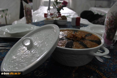 نمایشگاه غذاهای سنتی شهر اردبیل در داخل پردیس