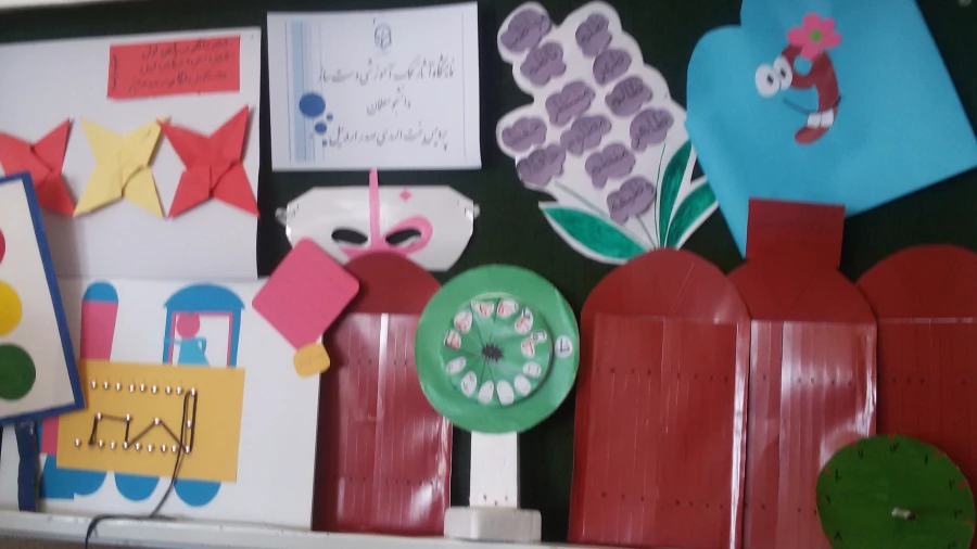 نمایشگاه آثار دست ساز کمک آموزشی و آثار پژوهشی