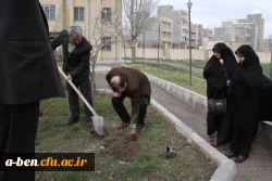 غرس نهال در پردیس بنت الهدی صدر اردبیل