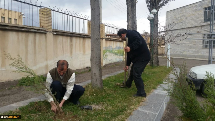 غرس نهال در پردیس بنت الهدی صدر اردبیل