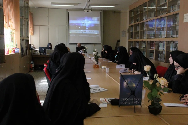 نشست فرهنگی سیاسی  به مناسبت روز ملی فناوری هسته ای