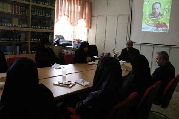 نشست فرهنگی سیاسی  به مناسبت روز ملی فناوری هسته ای