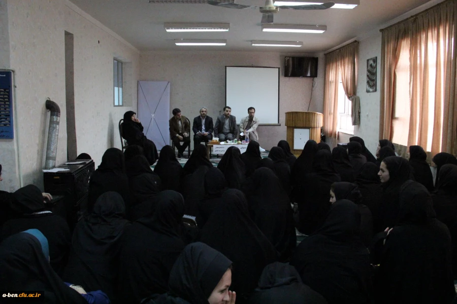 نشست مسئولین اداره کل آموزش و پرورش با دانشجومعلمان