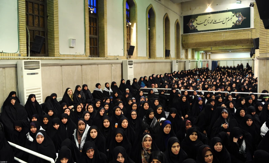 رهبر انقلاب در دیدار فرهنگیان و دانشجومعلمان