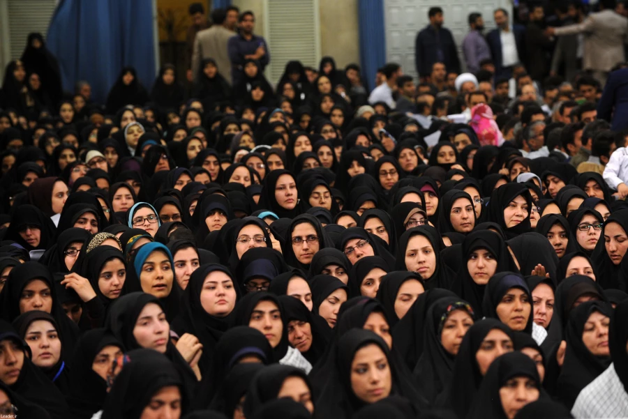 رهبر انقلاب در دیدار فرهنگیان و دانشجومعلمان