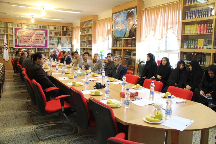 نشست صمیمی دکترمهرمحمدی ریاست دانشگاه فرهنگیان با اساتید و کارکنان دانشگاه فرهنگیان استان اردبیل