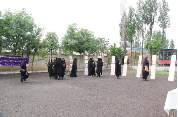 نمایشگاهی از آثار دستی و هنری دانشجو معلمان