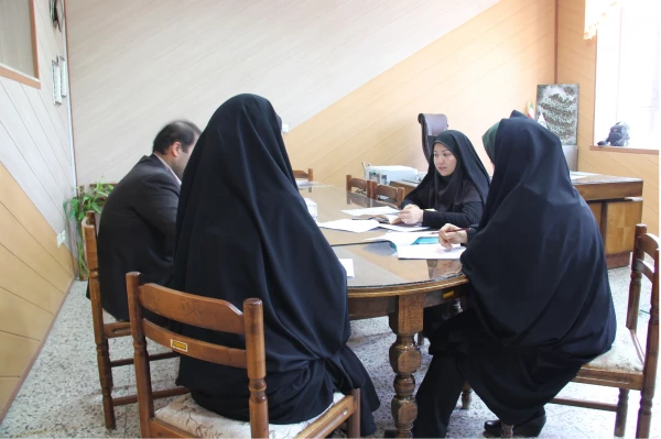 جلسه شورای آموزشی پردیس با هدف ارائه ی دوره ی تابستان به دانشجومعلّمان