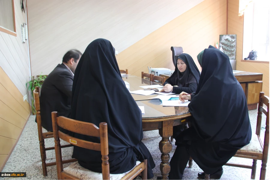 جلسه شورای آموزشی پردیس با هدف ارائه ی دوره ی تابستان به دانشجومعلّمان