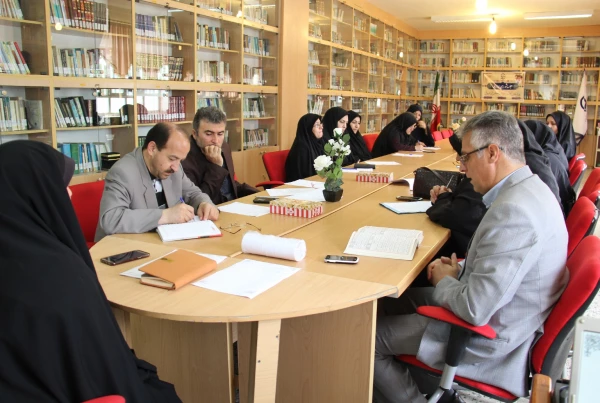 جلسه  بررسی و هماهنگی دروس کارورزی و پروژه