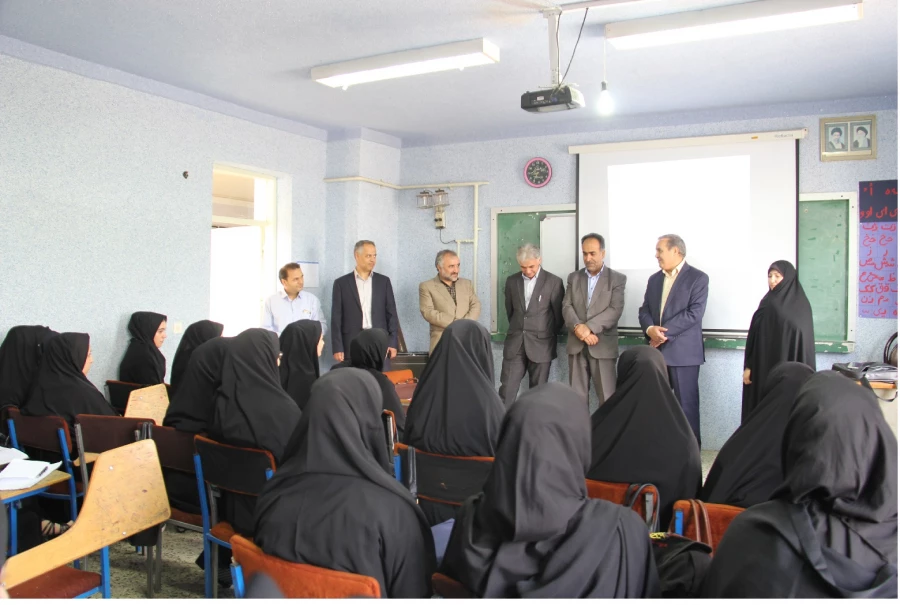 بازدید مدیرکل آموزش و پرورش استان اردبیل از پردیس بنت الهدی صدر