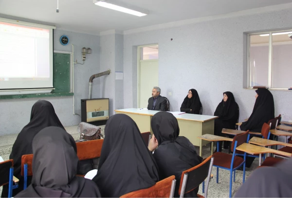 جلسات دفاع کارورزی و پروژه دانشجومعلمان ورودی 91 بنت الهدی صدر اردبیل