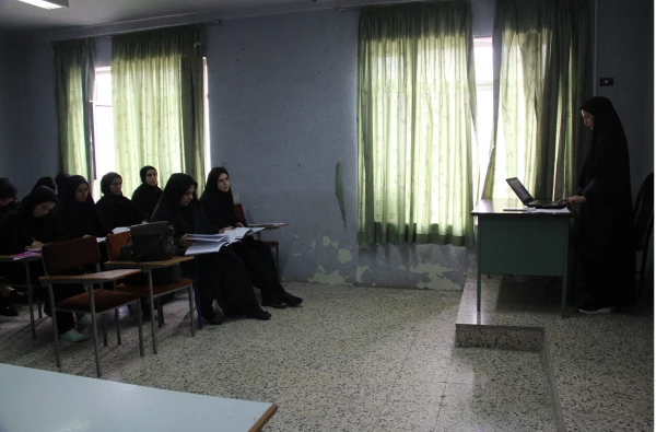 جلسات دفاع کارورزی و پروژه دانشجومعلمان ورودی 91 بنت الهدی صدر اردبیل