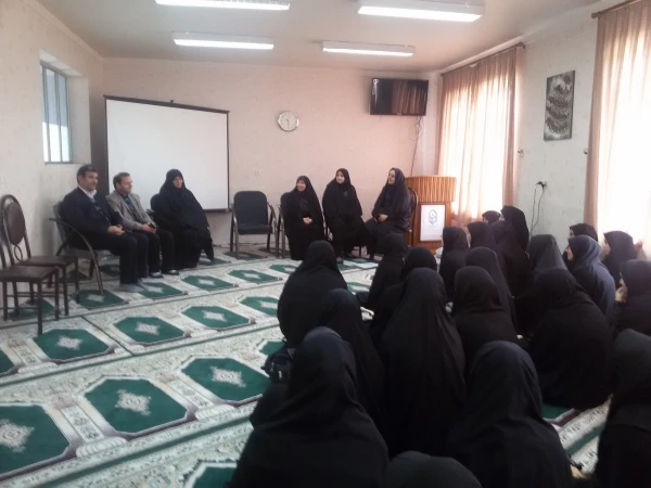 نشست صمیمی دانشجو معلمان با مسئولین پردیس بنت الهدی صدر اردبیل