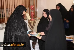 دیدار سرپرست پردیس بنت الهدی صدر با خانواده شهید زهرا اسدی