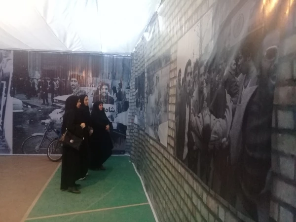 بازدید دانشجومعلمان پردیس بنت الهدی صدر از نمایشگاه موزه ی عبرت ایران