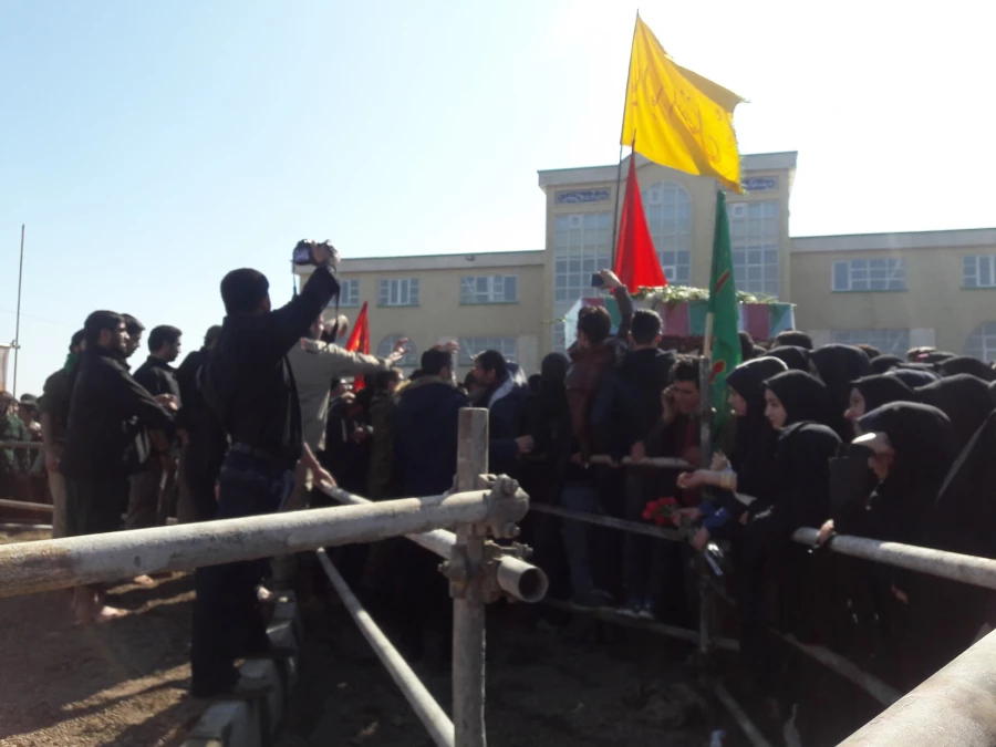 حضور پرشور دانشجو معلمان پردیس در مراسم  تشییع و تدفین  شهید گمنام