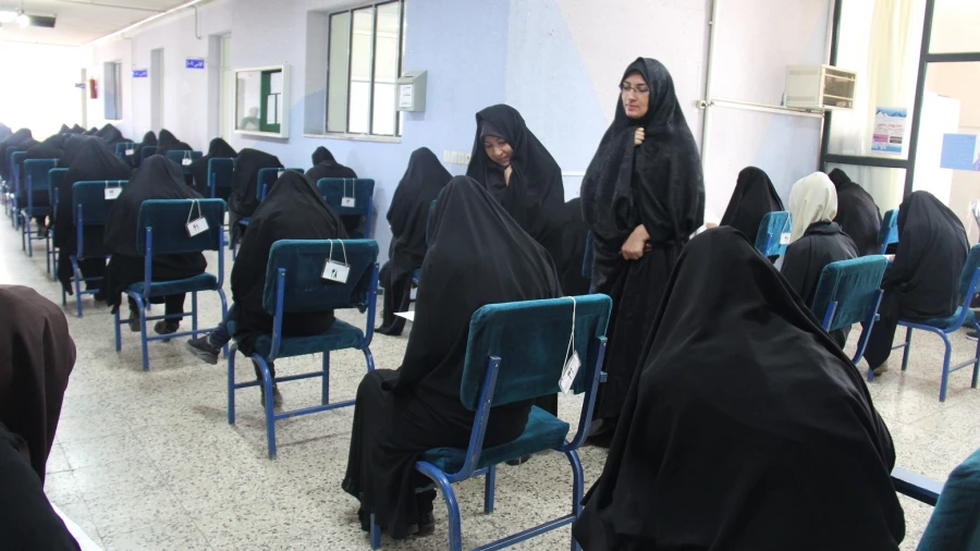 بازدید سرپرست پردیس از روندبرگزاری امتحانات نیمسال دوّم تحصیلی 95-96