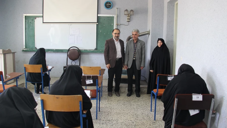 سرپرست مدیریّت پردیس های استانی اردبیل از نحوه ی برگزاری امتحانات پایان ترم پردیس بنت الهدی صدر بازدید نمود