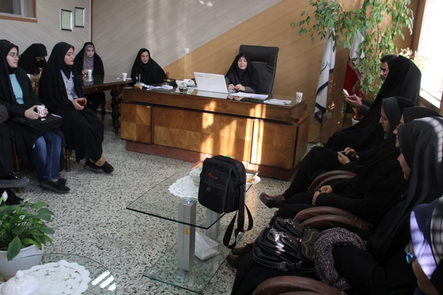 نشست صمیمی با ریاست