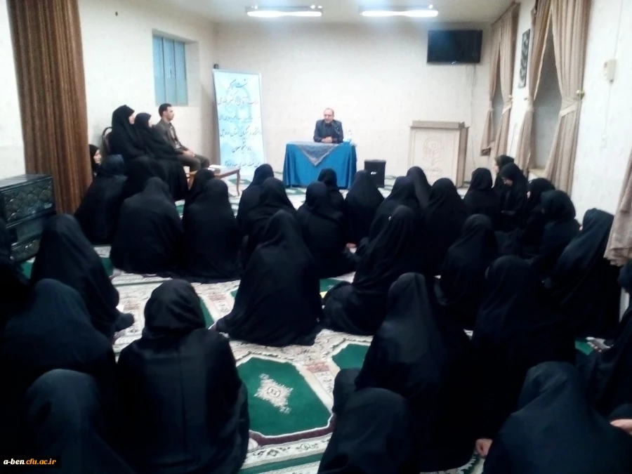 نشست صمیمی دکتر عبدی و دانشجومعلمان پردیس بنت الهدی صدر اردبیل