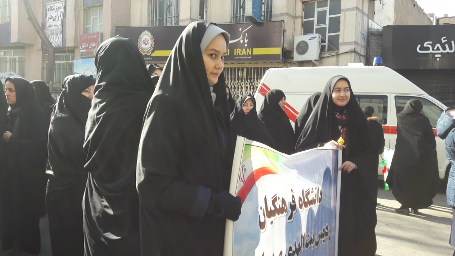 شرکت دانشجومعلمان و کارکنان و اساتید پردیس بنت الهدی صدر اردبیل در راهپیمایی یوم الله22بهمن