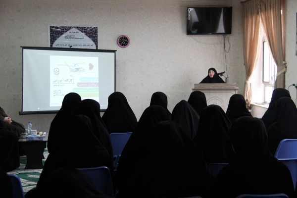 برگزاری کارگاه ازدواج موفق در پردیس به مناسبت بزرگداشت هفته  " زن "