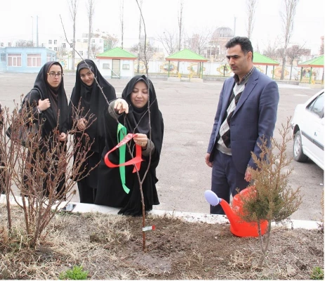 طرح کاشت نهال به یاد شهدای مدافع حرم استان اردبیل  به مناسبت روز درختکاری و روز بزرگداشت شهدا(22اسفند)  در محوطه پردیس