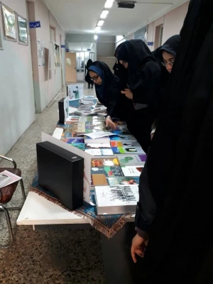 برگزاری نمایشگاه کتاب خط امام در پردیس