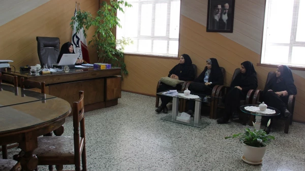 نشست صمیمی سرپرست پردیس با گروه تأتر دانشجویی پردیس