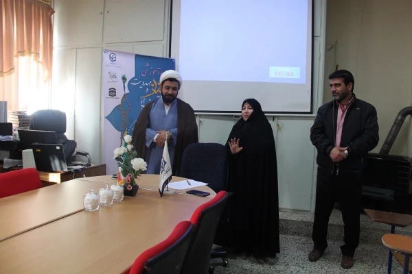 برگزاری دوره آموزشی کوتاه مدت معارف قرآن ،نماز و مهدویت دانشجو معلمان (ویژه ورودی 93 ) در پردیس