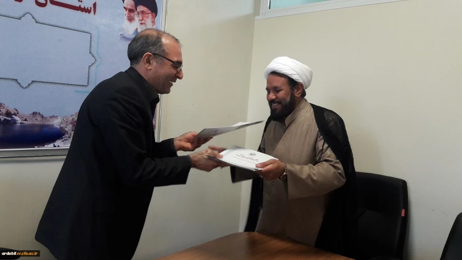 امضای تفاهم نامه همکاری میان حوزه علمیه و دانشگاه فرهنگیان استان اردبیل