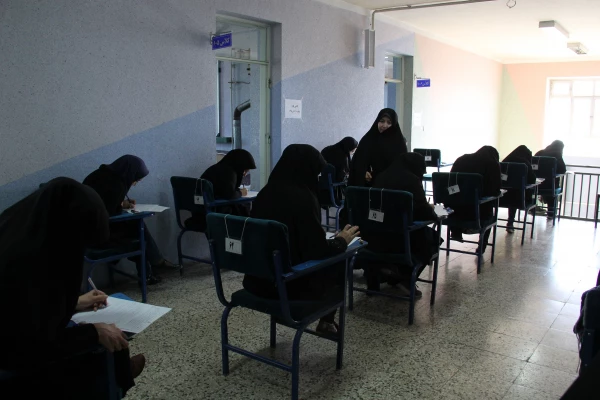 بازدید سرپرست پردیس از روندبرگزاری امتحانات نیمسال دوّم تحصیلی 97-96