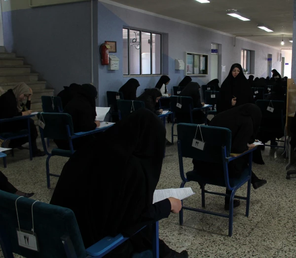 بازدید سرپرست پردیس از روندبرگزاری امتحانات نیمسال دوّم تحصیلی 97-96