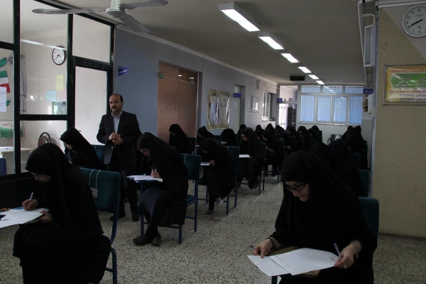 بازدید سرپرست پردیس از روندبرگزاری امتحانات نیمسال دوّم تحصیلی 97-96