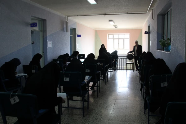 بازدید سرپرست پردیس از روندبرگزاری امتحانات نیمسال دوّم تحصیلی 97-96