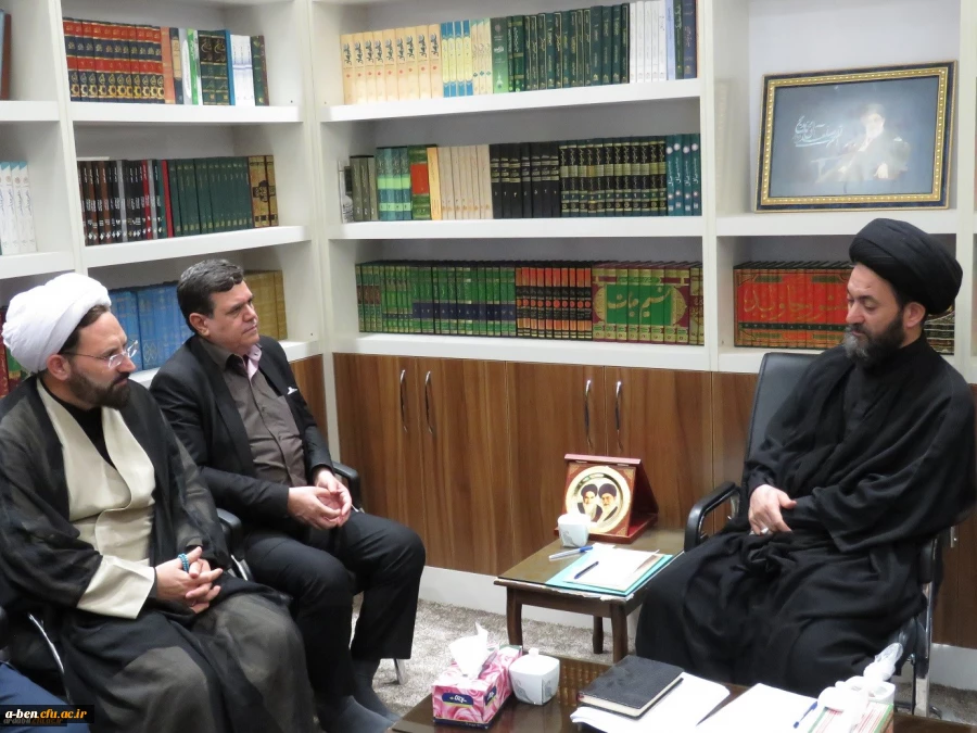 رئیس دانشگاه فرهنگیان به همراه هیئت رئیسه دانشگاه با  نماینده ولی فقیه و امام جمعه اردبیل دیدار کرد