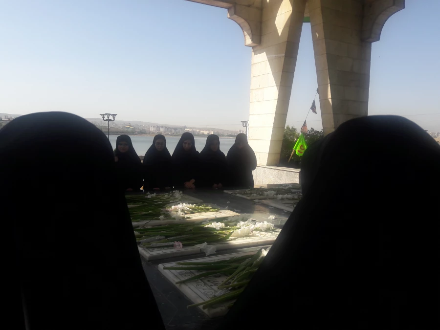 دانشجومعلمان پردیس سال تحصیلی را در جوار مزار شهدای گمنام آغاز کردند