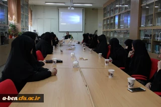 نشست تخصصی نقد و تحلیل مستند "رمز و راز ملکه" در پردیس برگزار شد