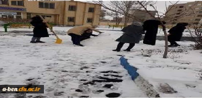 برگزاری مسابقه ی ساخت آدم برفی