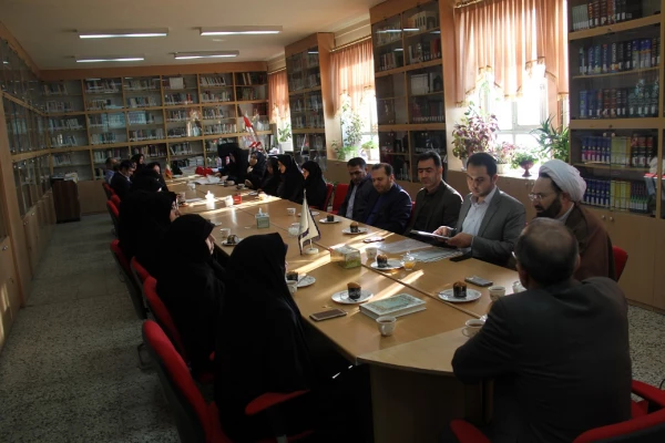 نشست صمیمی سرپرست مدیریت امور پردیس های استان و سرپرست دفتر نهاد مقام معظم رهبری دانشگاه فرهنگیان با مجموعه کارکنان بنت الهدی صدر