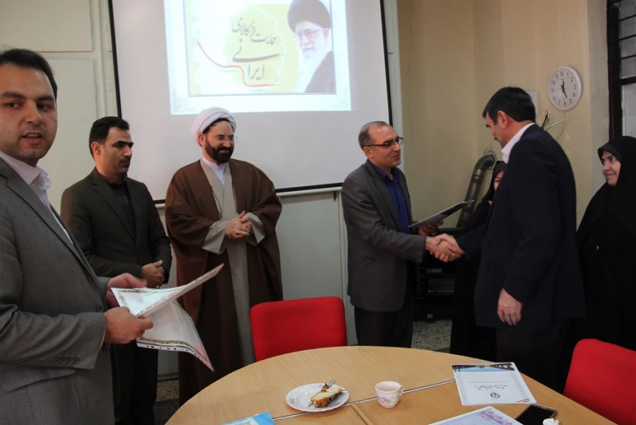 نشست صمیمی سرپرست مدیریت امور پردیس های استان و سرپرست دفتر نهاد مقام معظم رهبری دانشگاه فرهنگیان با مجموعه کارکنان بنت الهدی صدر