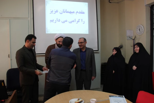 نشست صمیمی سرپرست مدیریت امور پردیس های استان و سرپرست دفتر نهاد مقام معظم رهبری دانشگاه فرهنگیان با مجموعه کارکنان بنت الهدی صدر