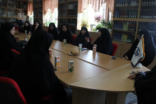 جلسه توجیهی دانشجومعلمان شرکت کننده در اردوی راهیان نور در پردیس