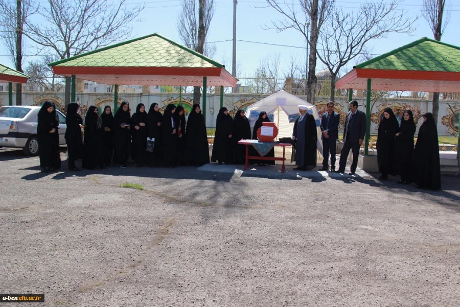 جمع آوری کمک های نقدی و غیر نقدی دانشجومعلمان  و کار کنان پردیس برای کمک به سیل زدگان اخیر کشور