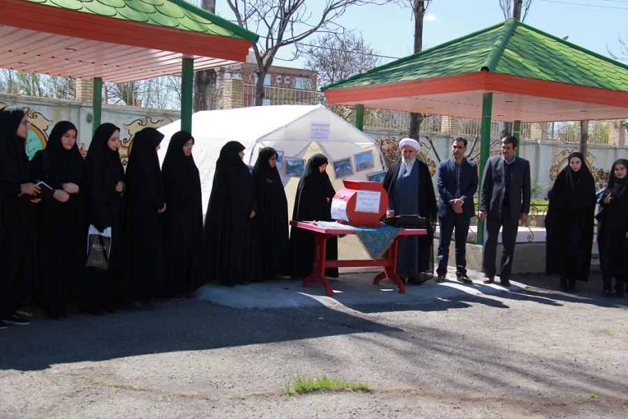 جمع آوری کمک های نقدی و غیر نقدی دانشجومعلمان  و کار کنان پردیس برای کمک به سیل زدگان اخیر کشور