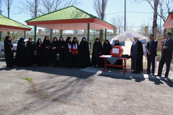 جمع آوری کمک های نقدی و غیر نقدی دانشجومعلمان  و کار کنان پردیس برای کمک به سیل زدگان اخیر کشور